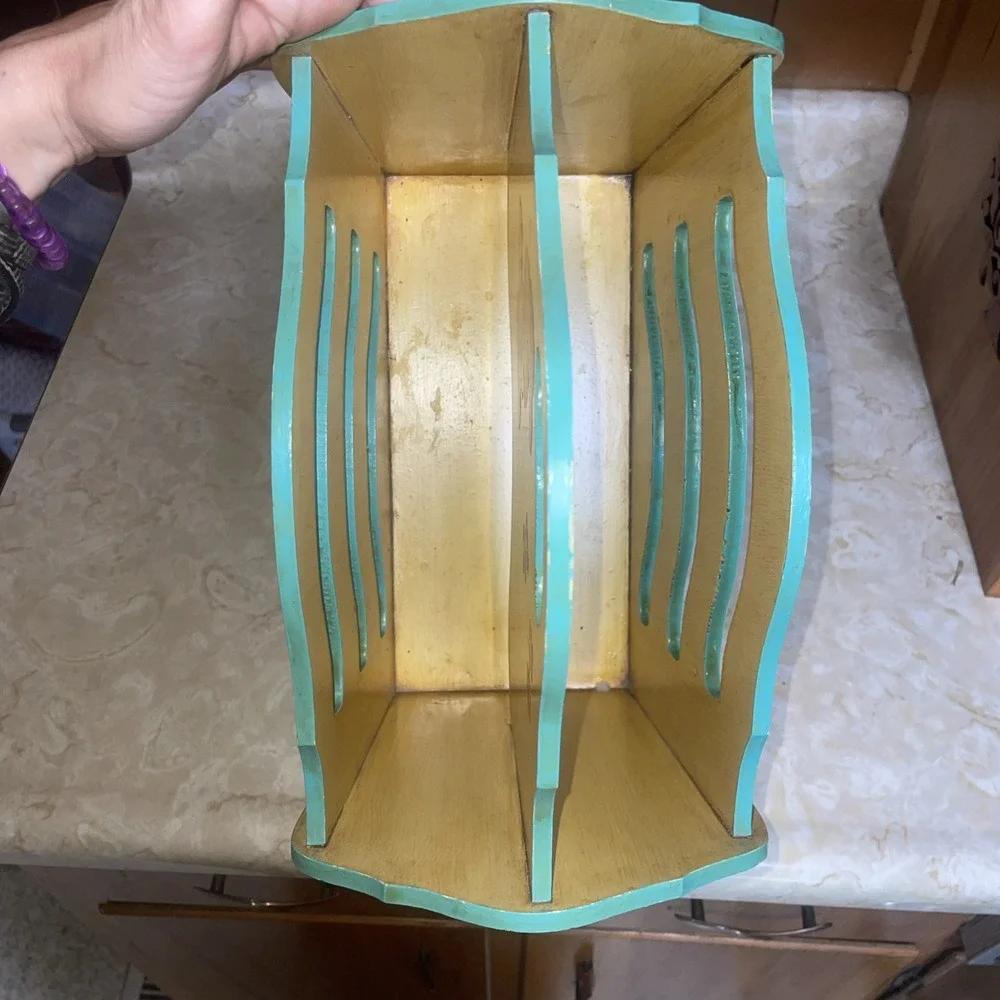 N/A sturdy wooden